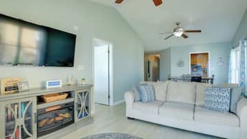 House (2 Bedrooms) | Interior