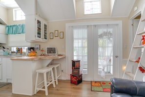 Cottage (2 Bedrooms) | Interior