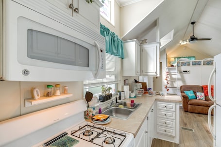 ์ฝํฐ์ง (2 Bedrooms) | ๋ด๋ถ