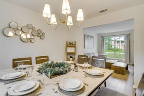 House (4 Bedrooms) | Interior