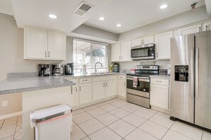 House (3 Bedrooms) | Interior