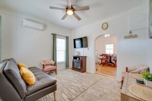 House (3 Bedrooms) | Front of property