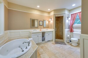 House (3 Bedrooms) | Interior - Fire Pit, Large Yard: Midtown Columbus Bungalow! (Columbus)