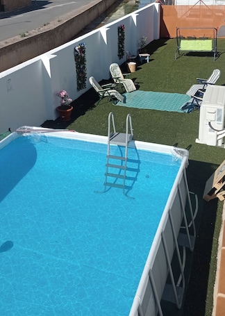Pool. Perfect for your meetings, adequate space, beautiful, functional, well equipped.