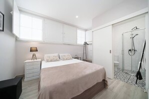 3 bedrooms, iron/ironing board, free WiFi