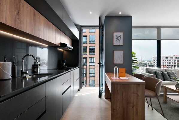 1 bedroom, Internet - w Spectacular Loft w Balcony in El Nogal (Bogotá)