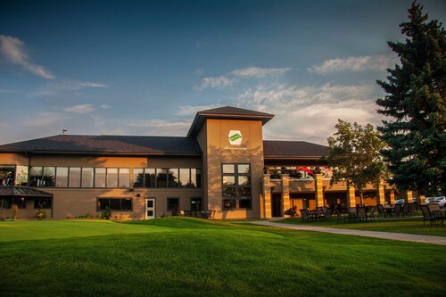 NEW Near Golf Yoga Classes Private Suite Wine