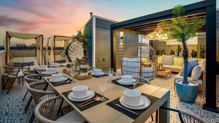 The Green Haus Luxxe Cabana Rooftop Retreat