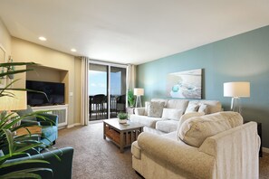 TV, fireplace, ping pong - Beautifully remodeled two bedroom with panoramic ocean views! (Oceanside)