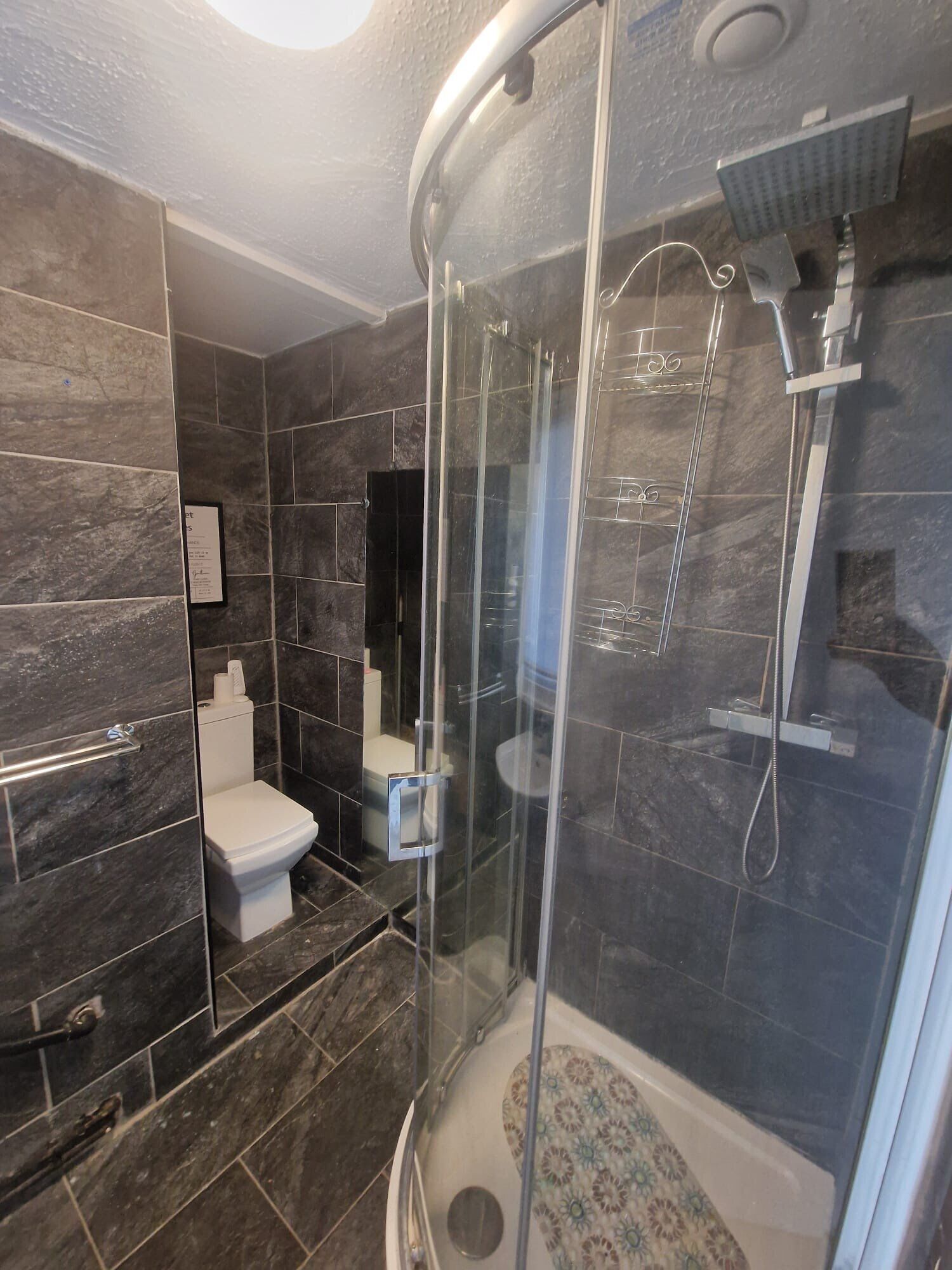 Shower, towels