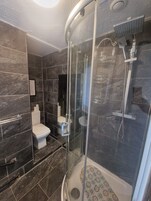 Shower, towels