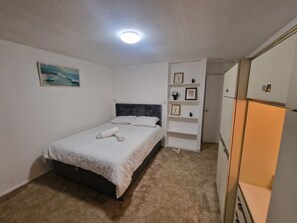3 bedrooms, free WiFi, bed sheets