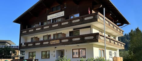Facciata della struttura
