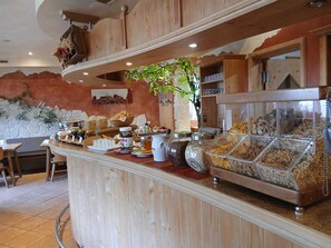 Desayuno buffet incluido todos los días 