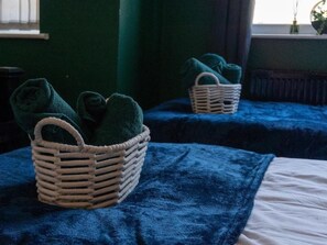 House | 2 bedrooms, free WiFi, bed sheets
