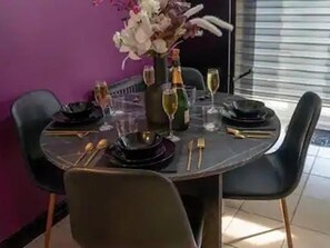 House | Tempat makan