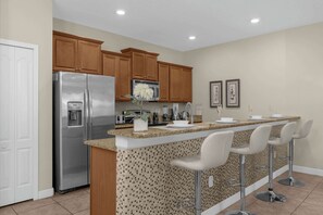 Fridge, microwave, stovetop, dishwasher