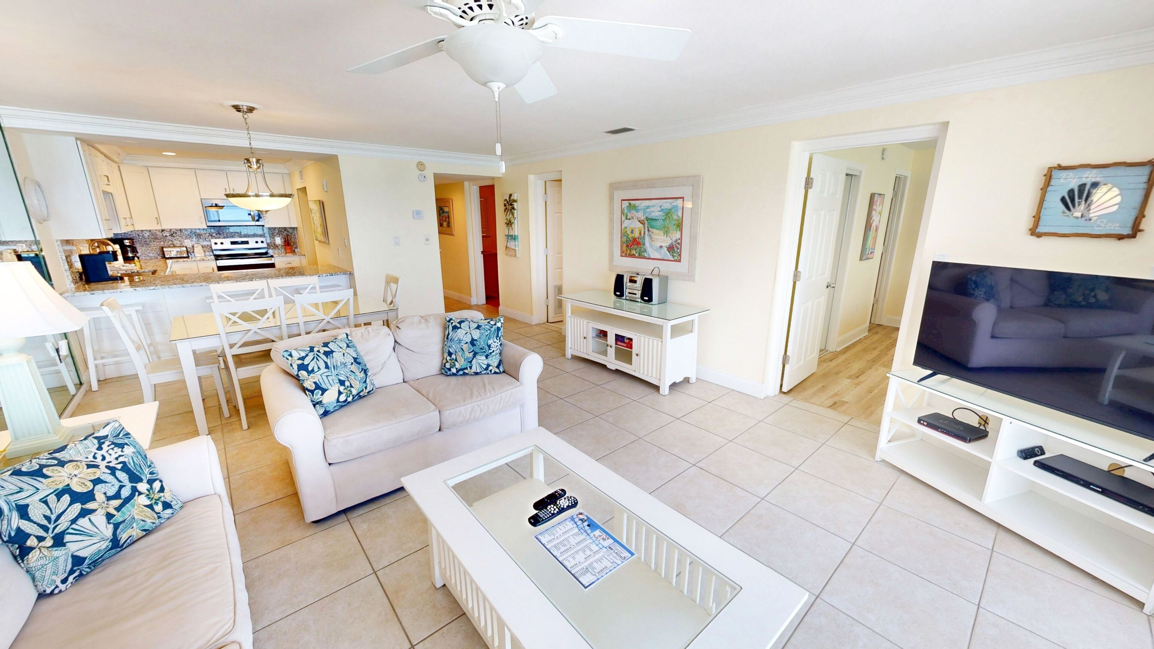 Condo, 2 quartos | Área de estar