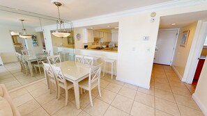 Condo, 2 Bedrooms | Dining