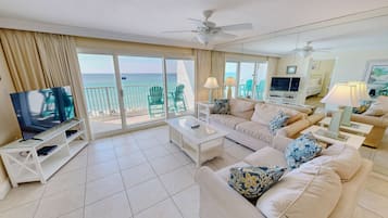 Condo, 2 Bedrooms | Living area