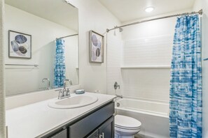 Huis, 4 slaapkamers | Badkamer | Handdoeken, shampoo