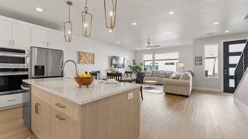 Townhome, 4 Bedrooms | Interior