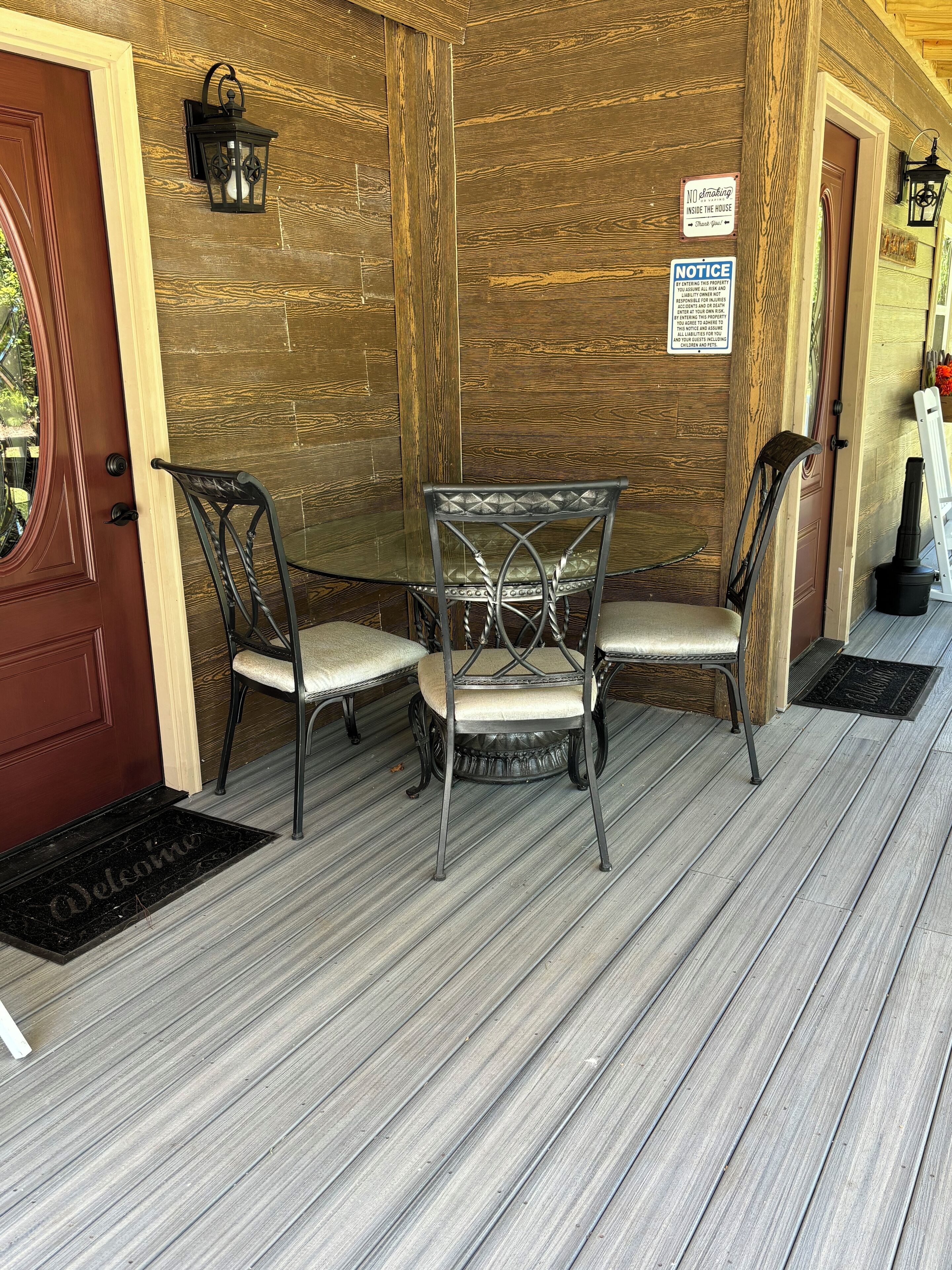 Outdoor dining