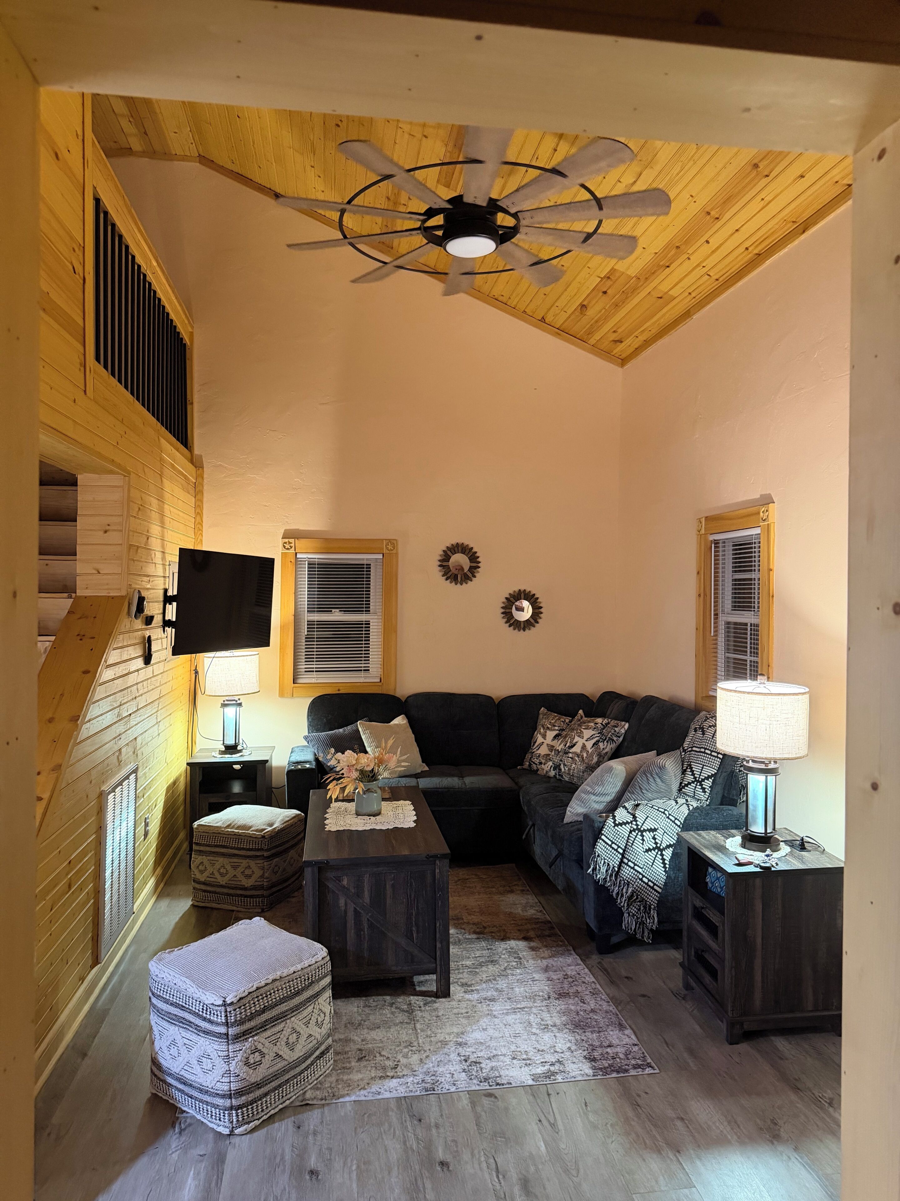 Smart TV, fireplace