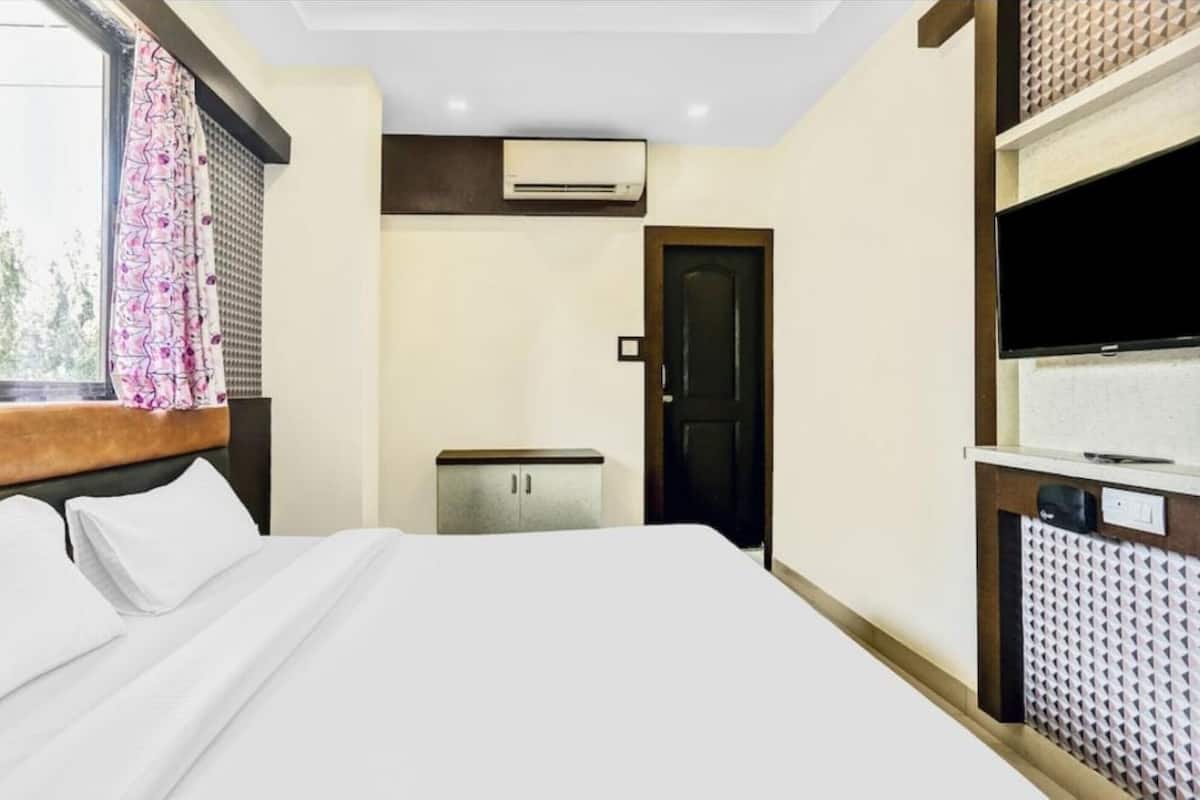 WiFi (free), bed sheets