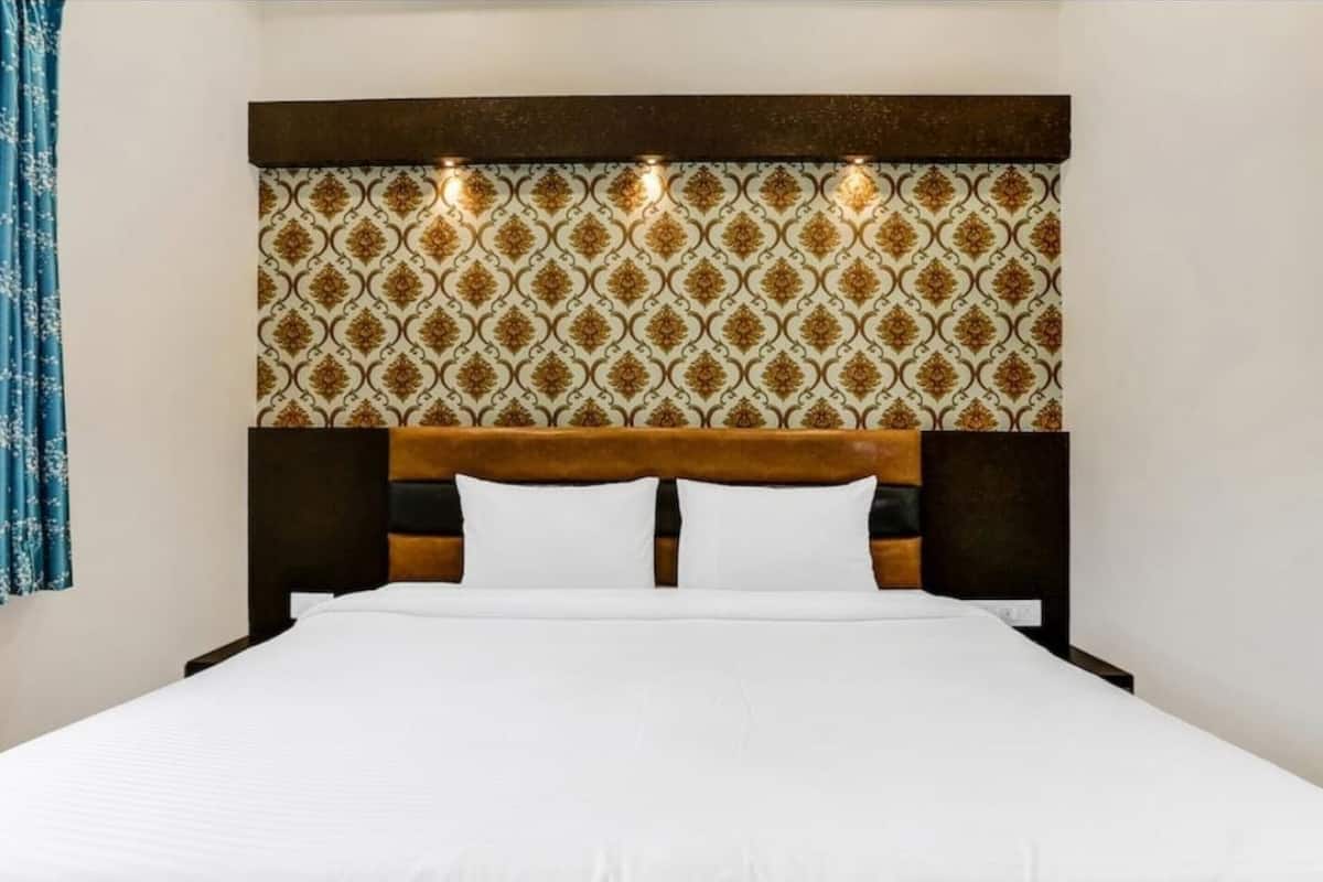 Deluxe Double Room, Multiple Bedrooms, City View | WiFi (free), bed sheets