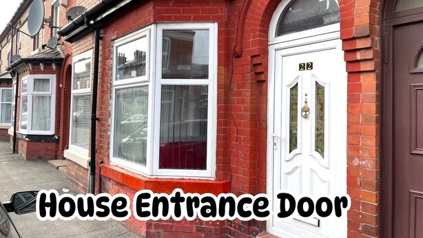 House | Exterior detail - Mcrshared House-big Bedroom Sleeps 3 (Manchester)