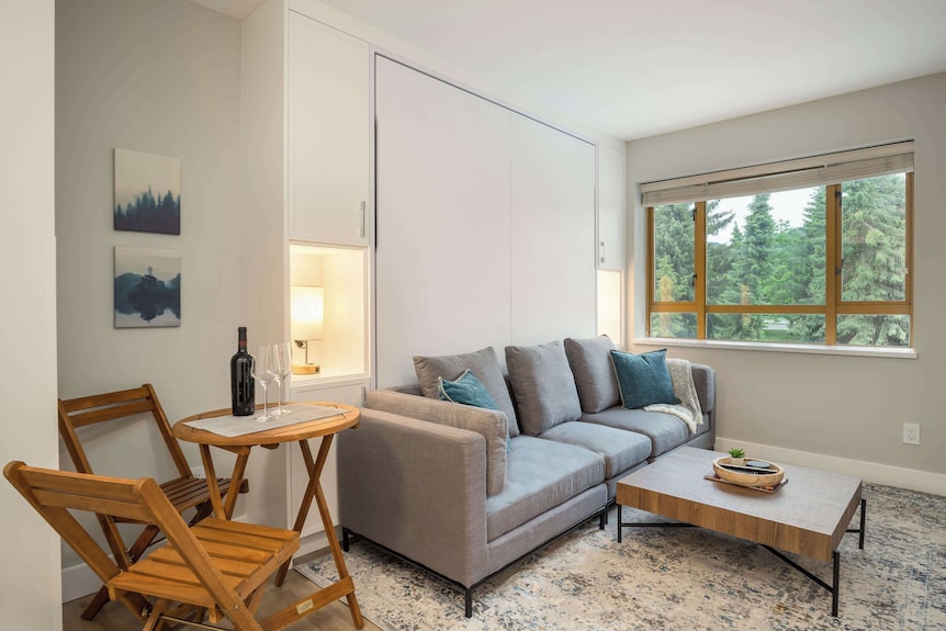 Fresh Reno With King Bed, Pool & Hot Tub In The Village - Whistler