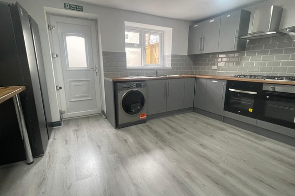 Apartment | Private kitchen | Fridge, microwave, oven, stovetop