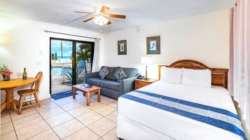 Estudi, 1 llit de matrimoni i sofà llit | Planxa i posts de planxar, wifi gratuïta i roba de llit