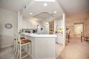 電子レンジ、オーブン、コンロ、食器洗い機