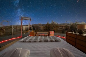 3 bedrooms, desk, travel crib, WiFi
