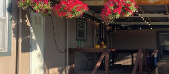 IV Rozes Ranch Charming 3-bedroom country house with AC and WiFi in Longdale.