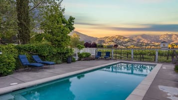 Villa | 5 bedrooms, Internet