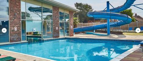 Cabin | Pool | Outdoor pool