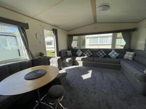 Cabin | Living area | TV
