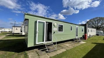 Cabin | Exterior