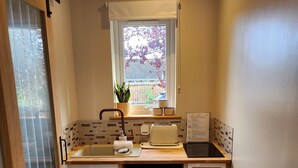 Private kitchen - Tranquil Teeside Retreat (Stockton-on-Tees)