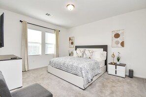 4 bedrooms, iron/ironing board, free WiFi, bed sheets