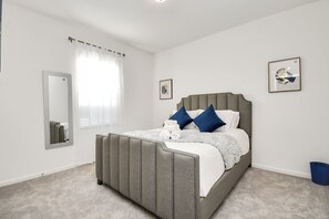 4 slaapkamers, een strijkplank/strijkijzer, gratis wifi, beddengoed