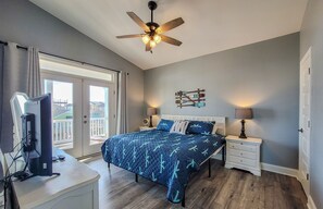 4 bedrooms, internet, bed sheets