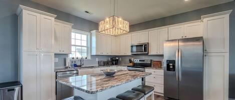 Refrigerador, microondas, parrilla de estufa y lavavajillas