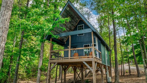 The Blue Treehouse at Little River Treehouses