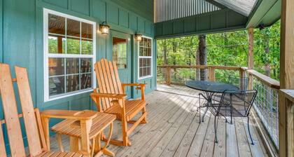The Green Treehouse at Little River Treehouses