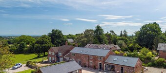 Superking beds, hot tub, entertainment suite, off road location, stunning views