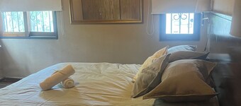 Spacious 5-bedroom house with WiFi, AC in phenomenal Mendoza